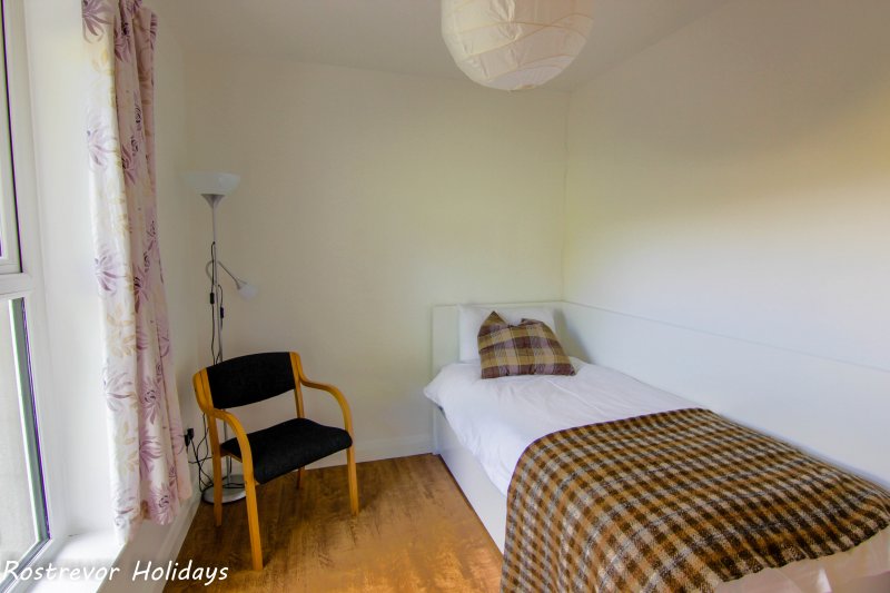 Annexe Bedroom. Large Group Accommodation. Vacation Rentals. Rostrevor Holidays (1)