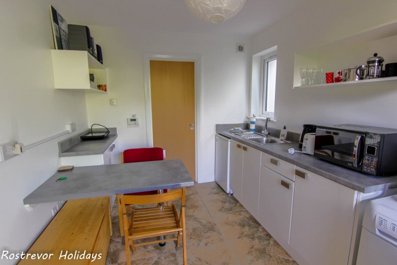 Annexe Kitchen. Large Group Accommodation. Vacation Rentals. Rostrevor Holidays (7)