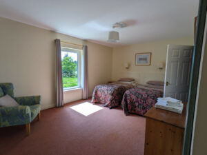 Twin bedroom with ensuite shower-room, Carnaclasha, no. 9, Rostrevor Holidays