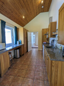 Oak kitchen with granite worktops Carnaclasha, no. 9, Rostrevor Holidays