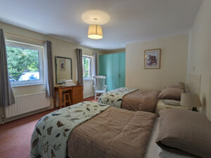 Twin bedroom with double and single bed, Carnaclasha, no. 9, Rostrevor Holidays